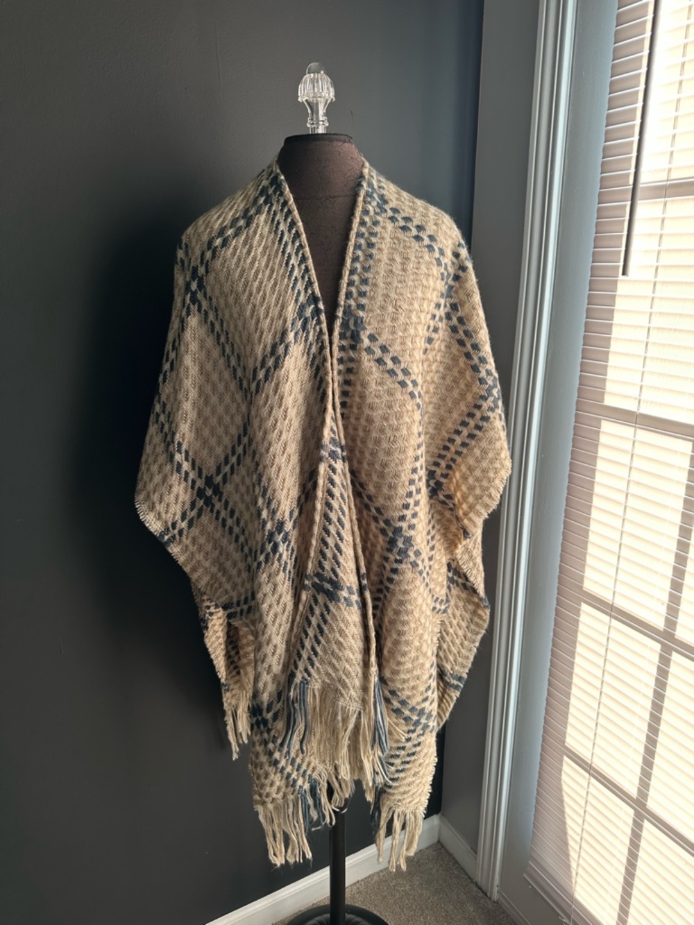 Vince Camuto Poncho Womens One Size NWT